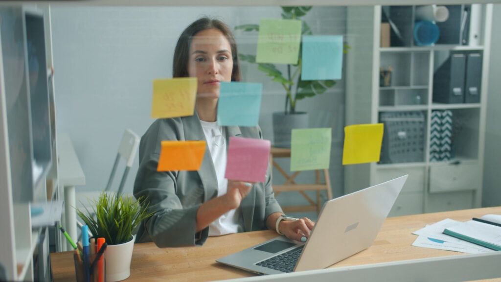 Entrepreneur brainstorming business ideas with ChatGPT for entrepreneurs
